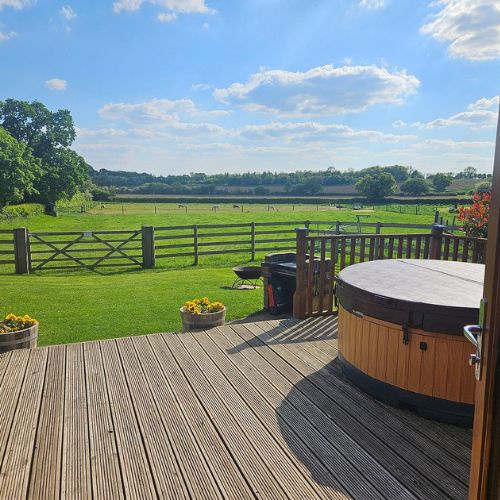 Glamping in luxury in Aquarius SuperPod, hot tub, private enclosed garden and views Glamping in luxury in Aquarius SuperPod, with large private hot tub and stunning views